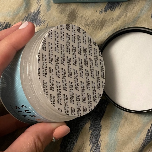 Hannah Sienna Exfoliating Sugar Scrub - Picture 3 of 7